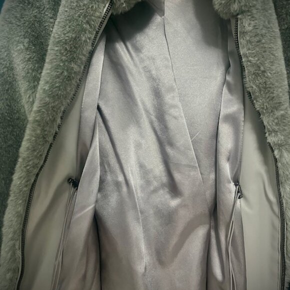 Calvin Klein Faux Fur Winter Jacket - Picture 3 of 6